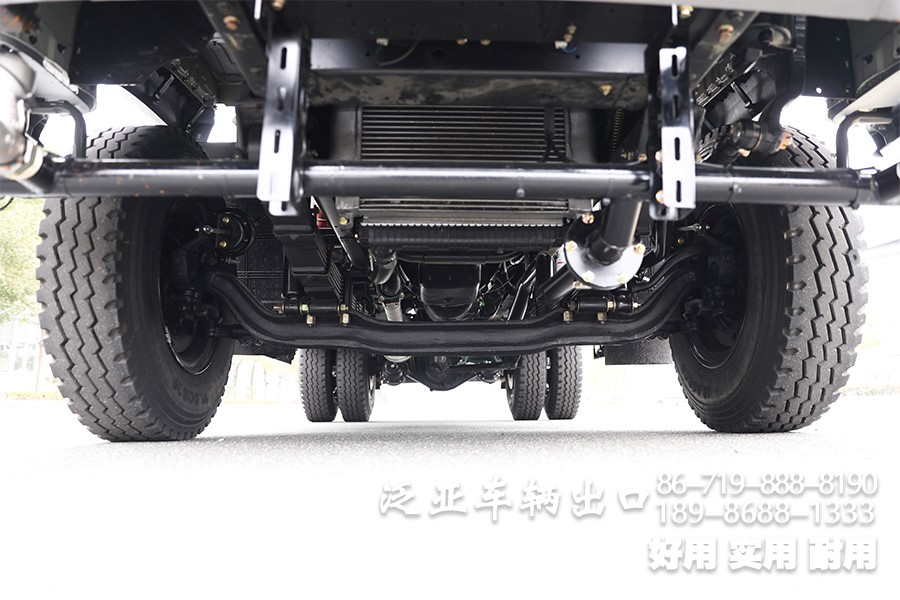 消防運水車，10方噴灑車，東風消防車，4*2水罐車，國三噴灑車，環(huán)衛(wèi)綠化車，綠化噴灑車