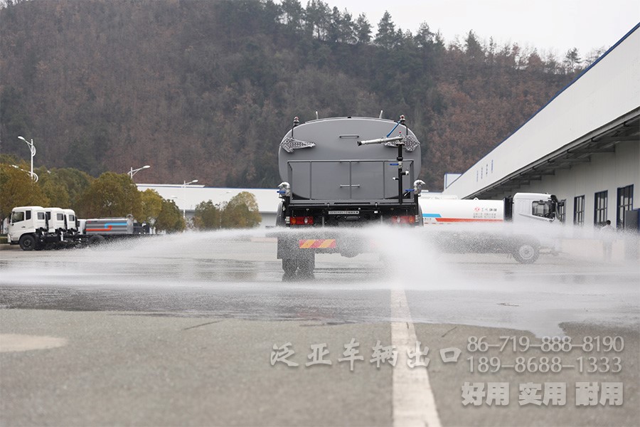 消防運水車，10方噴灑車，東風消防車，4*2水罐車，國三噴灑車，環(huán)衛(wèi)綠化車，綠化噴灑車